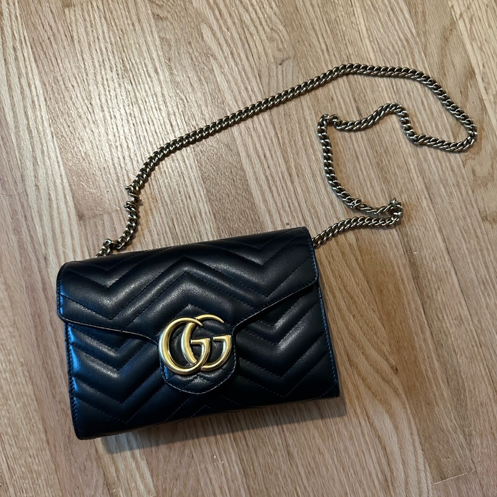 gucci wallet on chain.